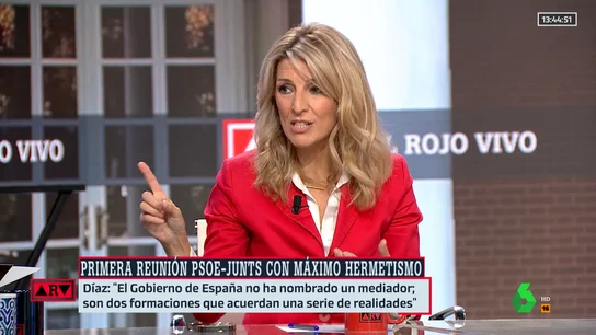 Yolanda Díaz afirma que "Feijóo está secuestrado por Vox y por Aznar" y advierte: "Es un riesgo para la democracia" Yolanda Díaz afirma que "Feijóo está secuestrado por Vox y por Aznar" y advierte: "Es un riesgo para la democracia"