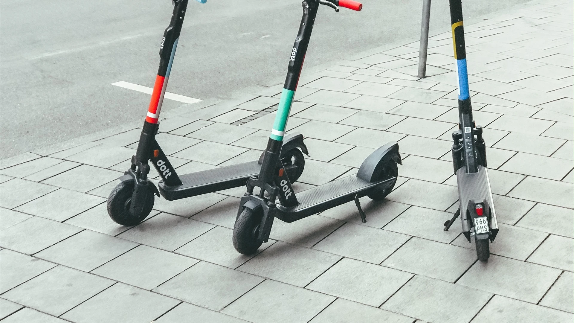 Los patinetes eléctricos se prohibirán en todos los trenes en España