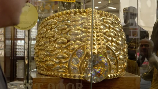 Entre el 20 y el 40% de las reservas del mundo de oro pasan por Dubái: así es el negocio que mueve 40.000.000.000 euros al año Entre el 20 y el 40% de las reservas del mundo de oro pasan por Dubái: así es el negocio que mueve 40.000.000.000 euros al año