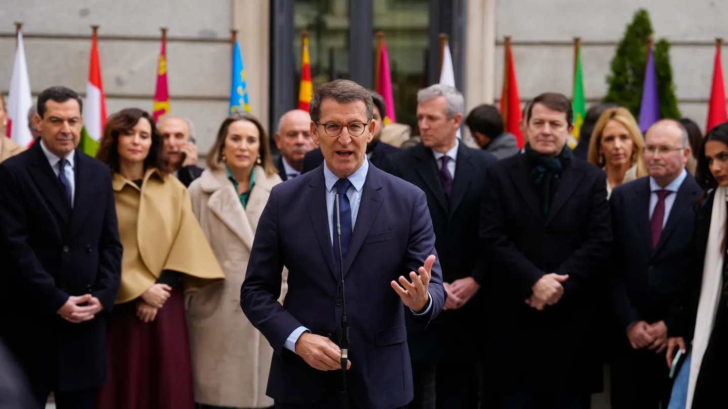 Alberto Núñez Feijóo, en el exterior del Congreso en el 45 aniversario de la Constitución Alberto Núñez Feijóo, en el exterior del Congreso en el 45 aniversario de la Constitución