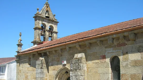 Iglesia de Santa María de Sobrado do Bispo, en el municipio de Barbadás Iglesia de Santa María de Sobrado do Bispo, en el municipio de Barbadás