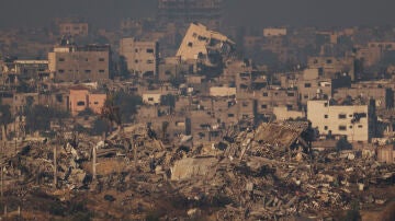 Edificios derrumbados tras los ataques de Israel en el norte de la Franja de Gaza