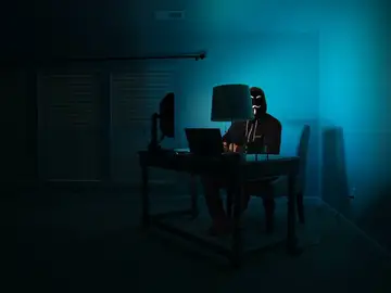 INCIBE avisa: la estafa del sicario y el proxeneta vuelve a WhatsApp INCIBE avisa: la estafa del sicario y el proxeneta vuelve a WhatsApp