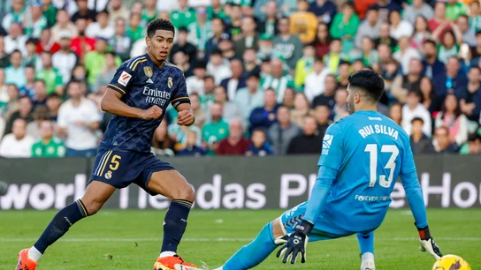 Bellingham marca ante Rui Silva Bellingham marca ante Rui Silva