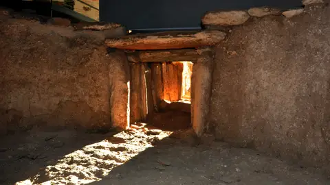 Sepulcro Prehistórico de Huerta Montero Sepulcro Prehistórico de Huerta Montero