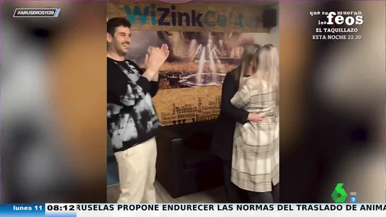 El emotivo momento en el que la futbolista Lola Gallardo pide matrimonio a su novia en el camerino de Melendi El emotivo momento en el que la futbolista Lola Gallardo pide matrimonio a su novia en el camerino de Melendi