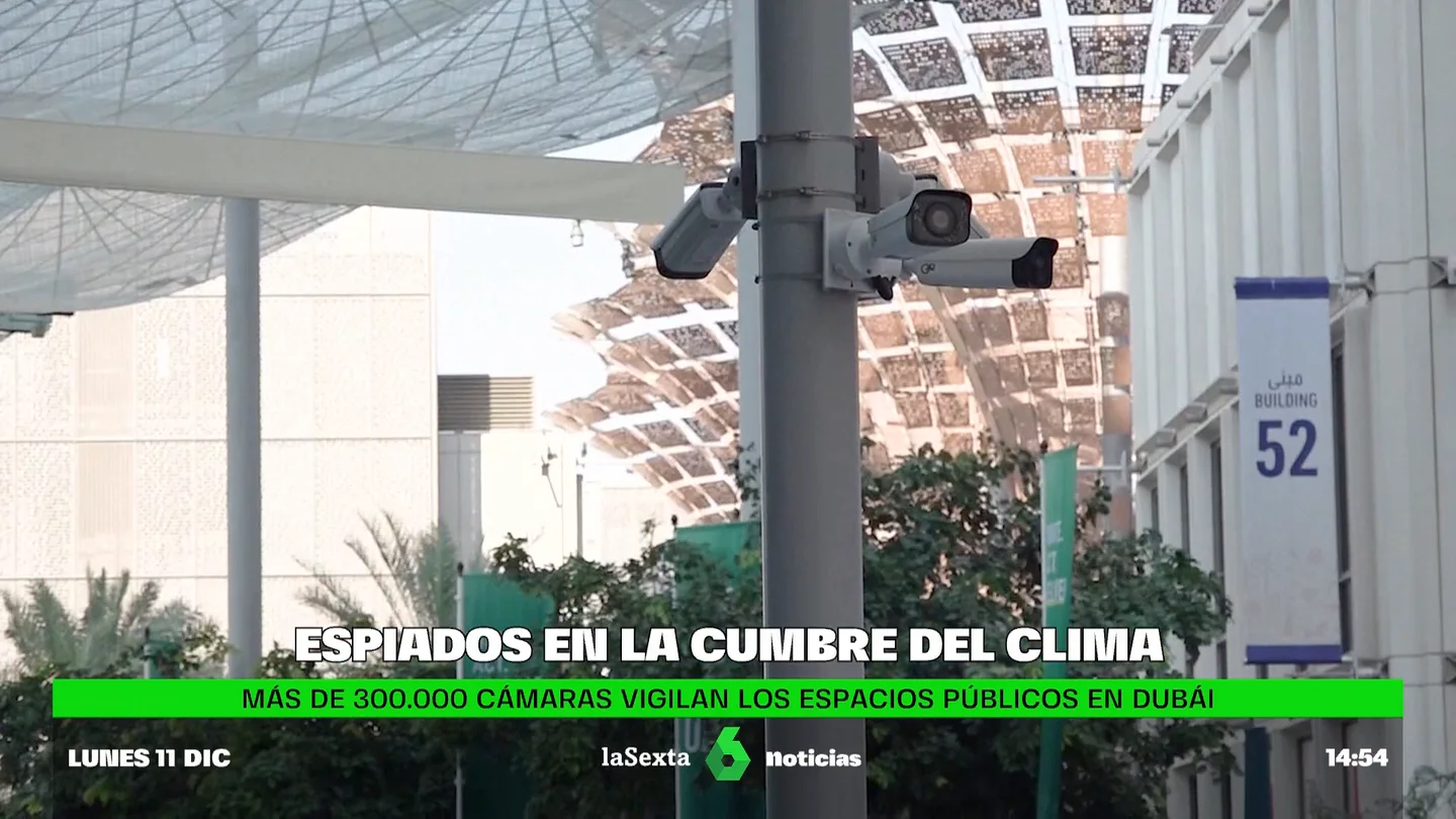 Activistas denuncian el "espionaje" en la Cumbre del Clima de Dubái: "Nos sentimos intimidados" Activistas denuncian el "espionaje" en la Cumbre del Clima de Dubái: "Nos sentimos intimidados"