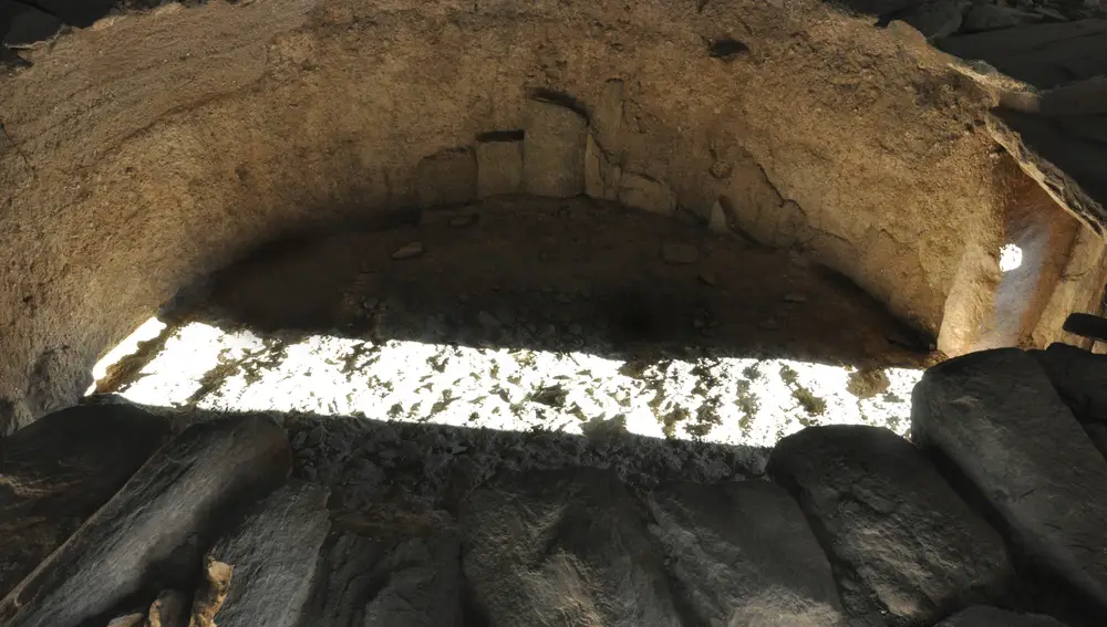 Interior del Sepulcro Prehistórico de Huerta Montero
