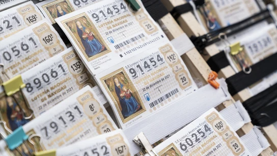 Varios décimos de la administración de lotería Doña Manolita, a 2 de noviembre de 2021, en Madrid, (España). Varios décimos de la administración de lotería Doña Manolita, a 2 de noviembre de 2021, en Madrid, (España).