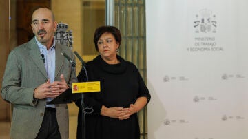 Mari Cruz Vicente, representante de CCOO, y Fernando Luján, representante de UGT