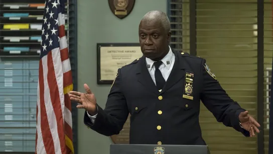 André Braugher, en una escena de 'Brooklyn Nine-Nine', la comedia policiaca en la que interpretó al capitán Ray Holt. André Braugher, en una escena de 'Brooklyn Nine-Nine', la comedia policiaca en la que interpretó al capitán Ray Holt.