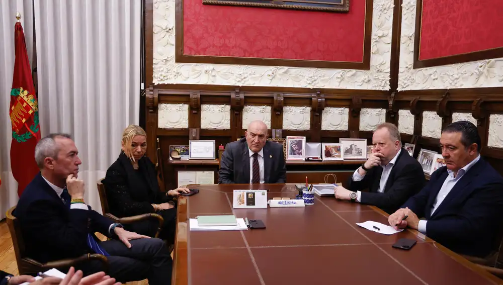 Reunión entre el alcalde de Valladolid y los mandatarios de InoBat