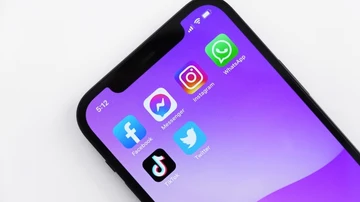 Aplicaciones de redes sociales en el móvil. Aplicaciones de redes sociales en el móvil.