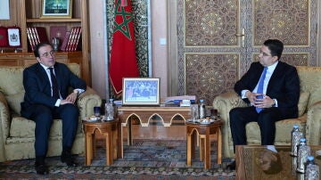 El ministro de Exteriores español, José Manuel Albares, durante su reunión con su homólogo marroquí Nasser Bourita en Rabat 
