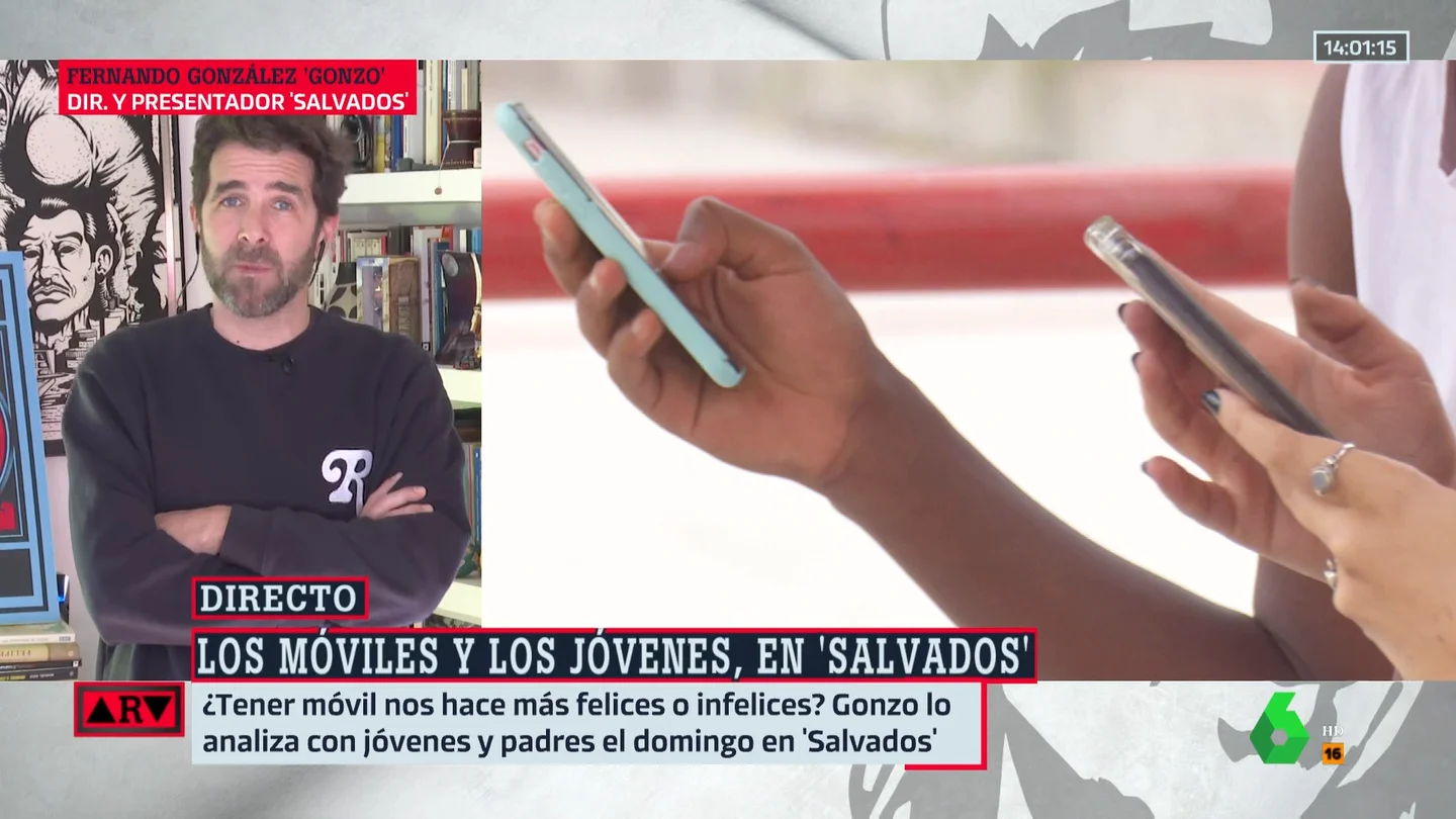 La sorpresa de Gonzo al estudiar la adicción a los móviles en una familia: "Quienes más lo usaban eran los mayores, no los menores" La sorpresa de Gonzo al estudiar la adicción a los móviles en una familia: "Quienes más lo usaban eran los mayores, no los menores"
