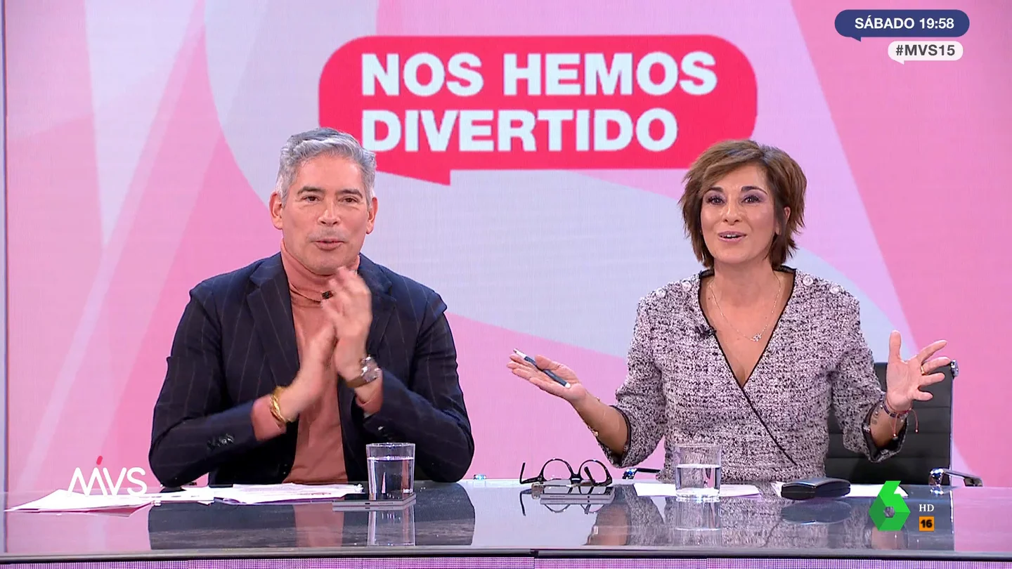 El emotivo adiós de Adela González y Boris Izaguirre en el último programa de Más Vale Sábado: "Hemos chochoneado y nos hemos divertido" El emotivo adiós de Adela González y Boris Izaguirre en el último programa de Más Vale Sábado: "Hemos chochoneado y nos hemos divertido"