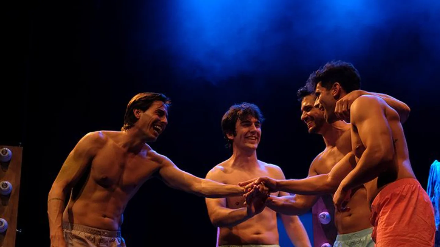 Momento de la obra 'Qué difícil es' Momento de la obra 'Qué difícil es'