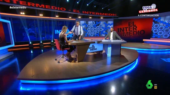 La 'amenaza' de Wyoming a Feijóo y Sánchez que Sandra Sabatés corta: "Hay que bajar la tensión, no la audiencia" La 'amenaza' de Wyoming a Feijóo y Sánchez que Sandra Sabatés corta: "Hay que bajar la tensión, no la audiencia"