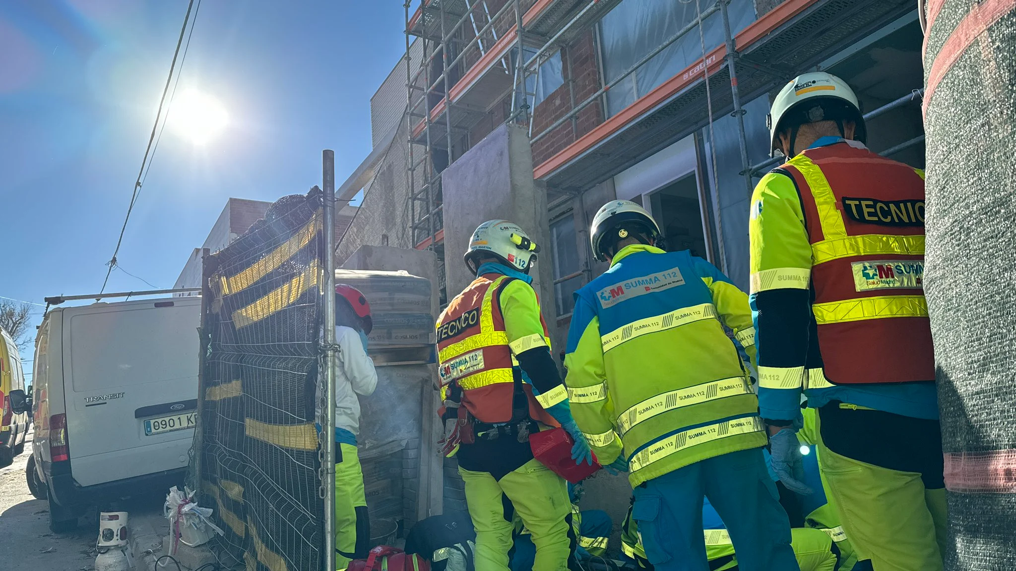 Herido muy grave un obrero al caer desde una construcción de 8 metros