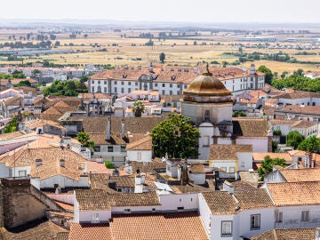 Évora, ciudad de la región de Alentejo (Portugal)