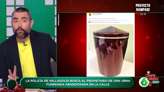 Dani Mateo, sobre las cenizas de la urna funeraria encontrada en Valladolid Dani Mateo analiza la 'epidemia' de perder urnas funerarias en España. En este vídeo, el presentador de Zapeando repasa los últimos casos de urnas abandonadas y, de paso, Isabel Forner desvela qué quiere que hagan con ella cuando muera.