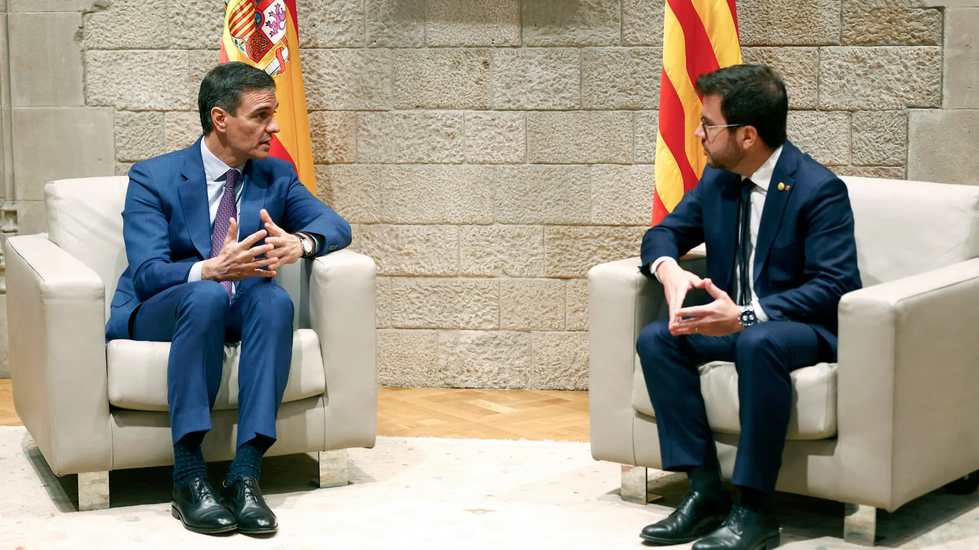 El presidente del Gobierno, Pedro Sánchez, y el presidente de la Generalitat, Pere Aragonès