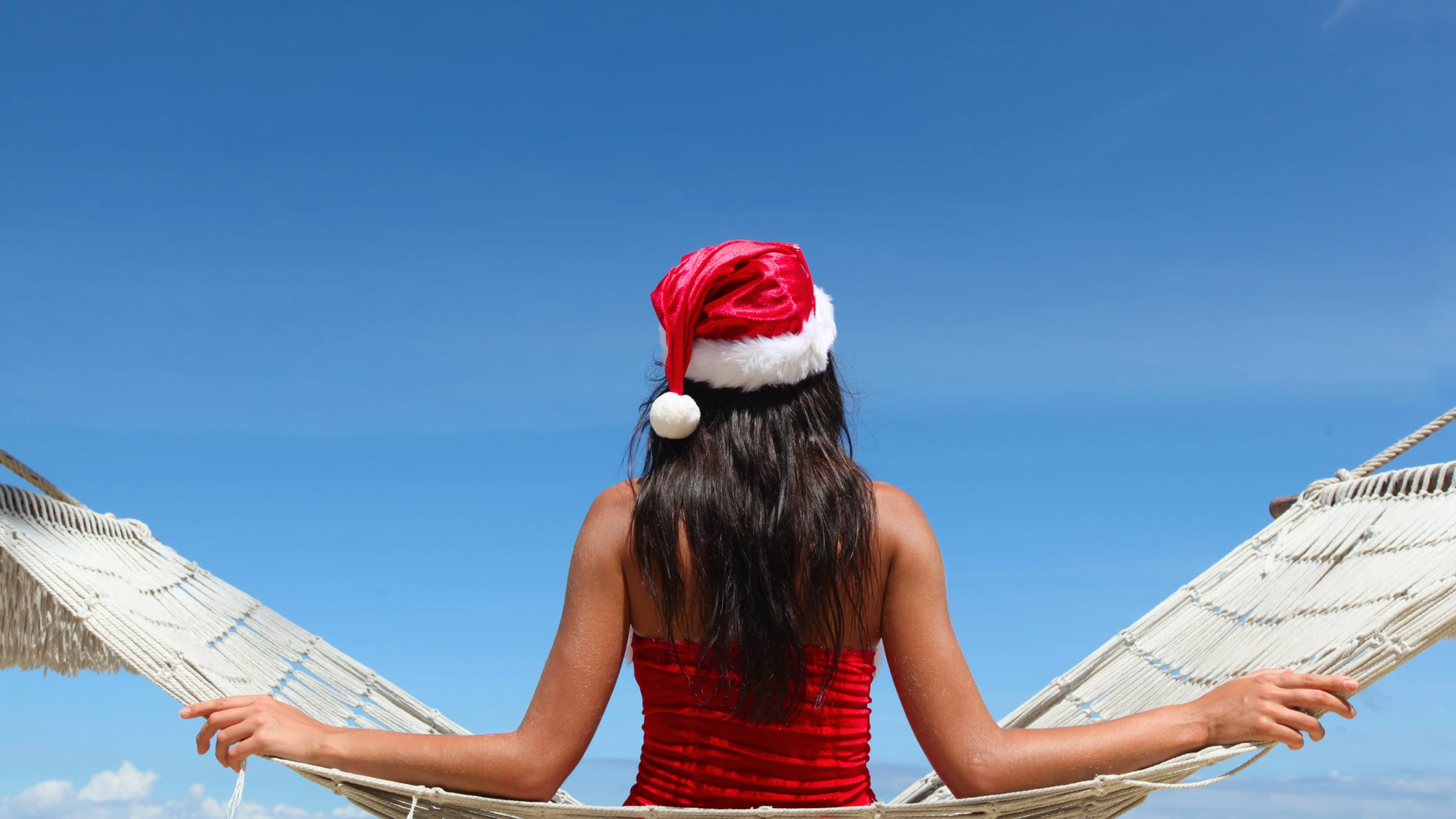 Mujer en navidad en ba&ntilde;ador