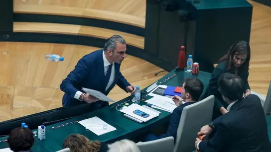El momento de la agresión de Ortega Smith (Vox) a Eduardo Rubiño (Más Madrid) El momento de la agresión de Ortega Smith (Vox) a Eduardo Rubiño (Más Madrid)