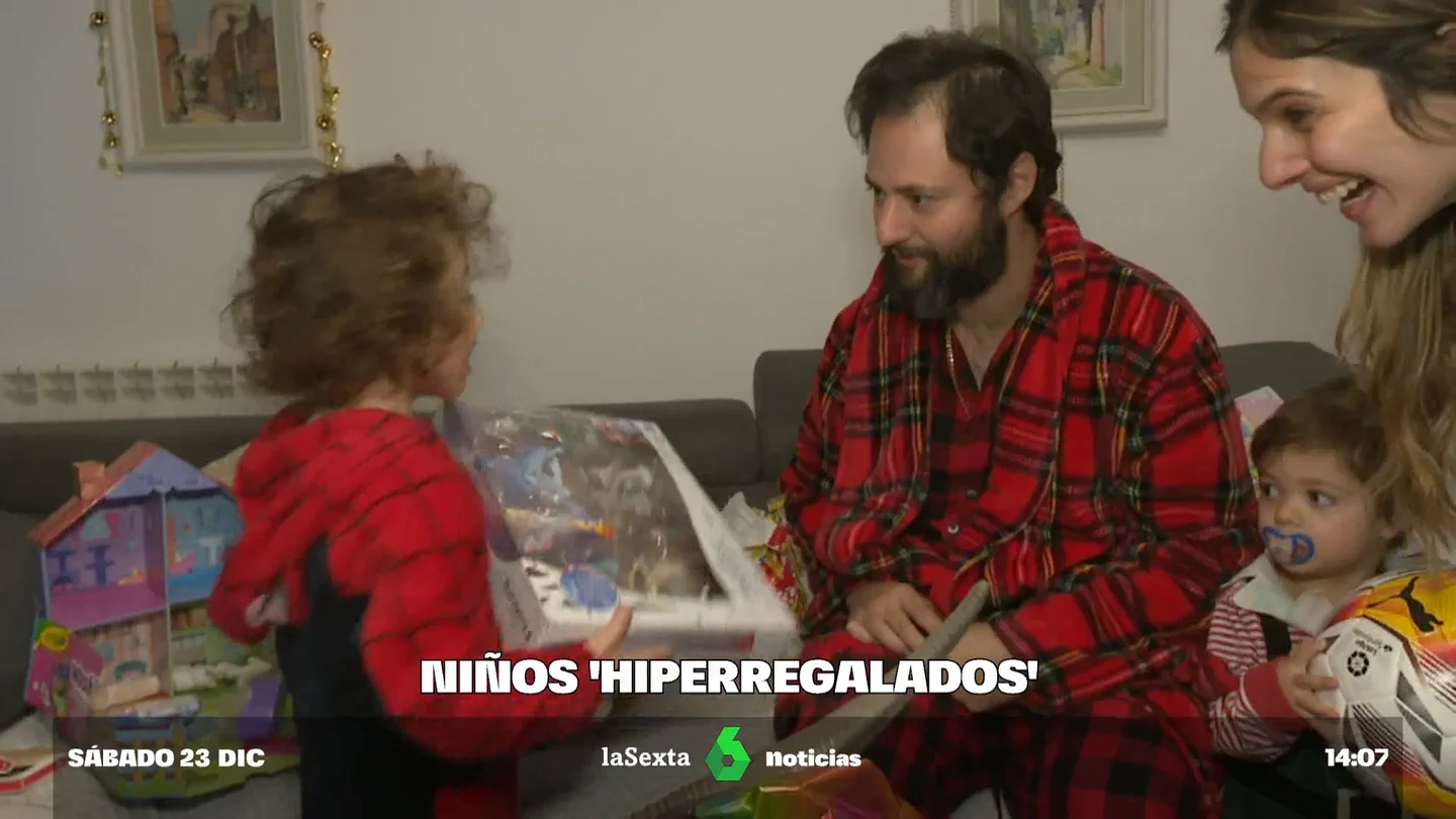 El síndrome del niño 'hiperregalado': este es el número de regalos que recomiendan los expertos El síndrome del niño 'hiperregalado': este es el número de regalos que recomiendan los expertos