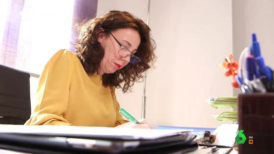 El duro relato de una profesora adicta a la cocaína: "He consumido en funerales, en la peluquería, planchando..." El duro relato de una profesora adicta a la cocaína: "He consumido en funerales, en la peluquería, planchando..."