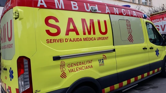 Imagen de archivo de una ambulancia del SAMU en Alicante Imagen de archivo de una ambulancia del SAMU en Alicante