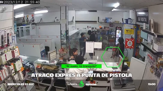 Atraco exprés a punta de pistola en una tienda de teléfonos móvil en Madrid: "¡Dónde hay más dinero, quiero más dinero!" Atraco exprés a punta de pistola en una tienda de teléfonos móvil en Madrid: "¡Dónde hay más dinero, quiero más dinero!"