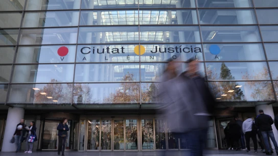 Fachada de la Ciudad de la Justicia de Valencia Fachada de la Ciudad de la Justicia de Valencia