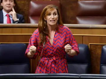La ministra de Sanidad, Mónica García, comparece en el Congreso de los Diputados
