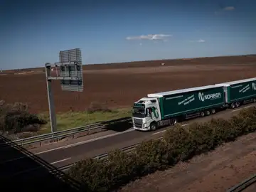 Los duotrailers se incorporan a las carreteras españolas: ¿qué son? Los duotrailers se incorporan a las carreteras españolas: ¿qué son?