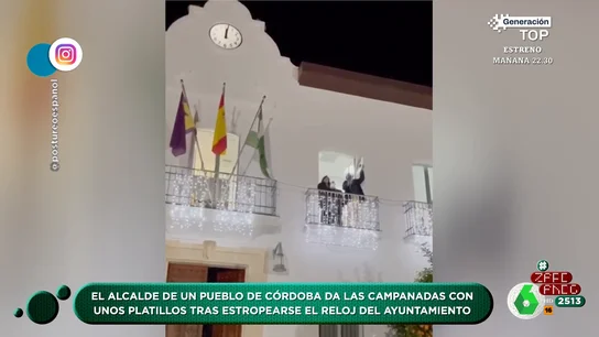 Las originales Campanadas celebradas en un pueblo de Córdoba tras estropearse el reloj del ayuntamiento Las originales Campanadas celebradas en un pueblo de Córdoba tras estropearse el reloj del ayuntamiento