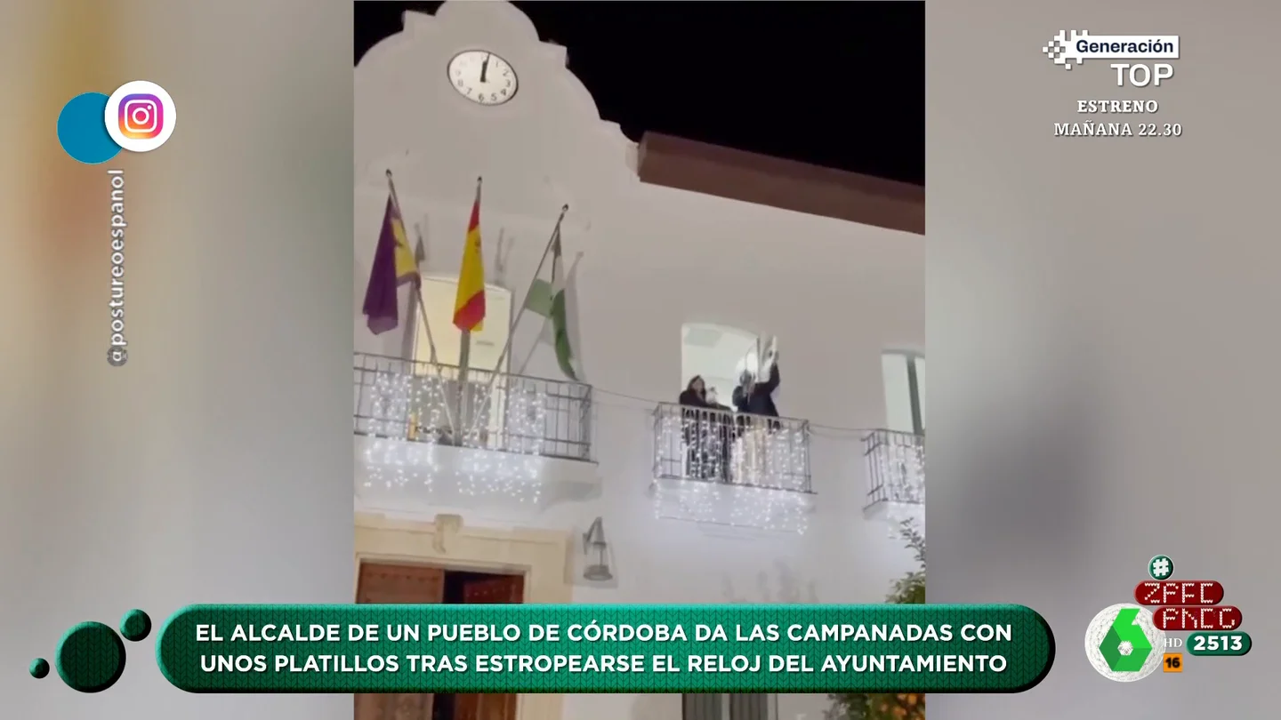 Las originales Campanadas celebradas en un pueblo de Córdoba tras estropearse el reloj del ayuntamiento Las originales Campanadas celebradas en un pueblo de Córdoba tras estropearse el reloj del ayuntamiento