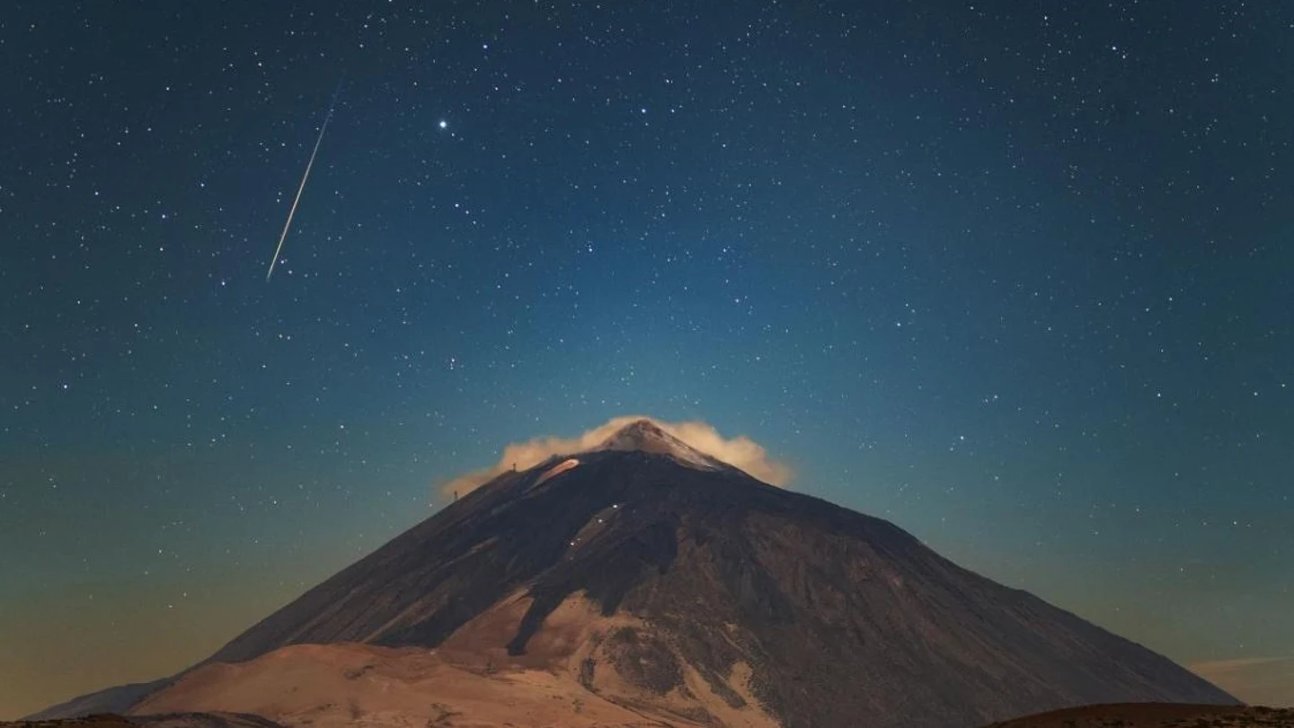 Meteoro sobre el Teide. Meteoro sobre el Teide.