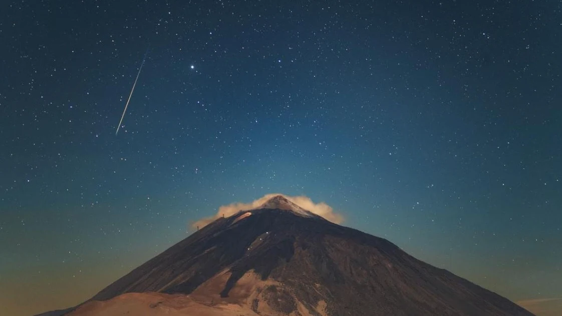 Meteoro sobre el Teide.