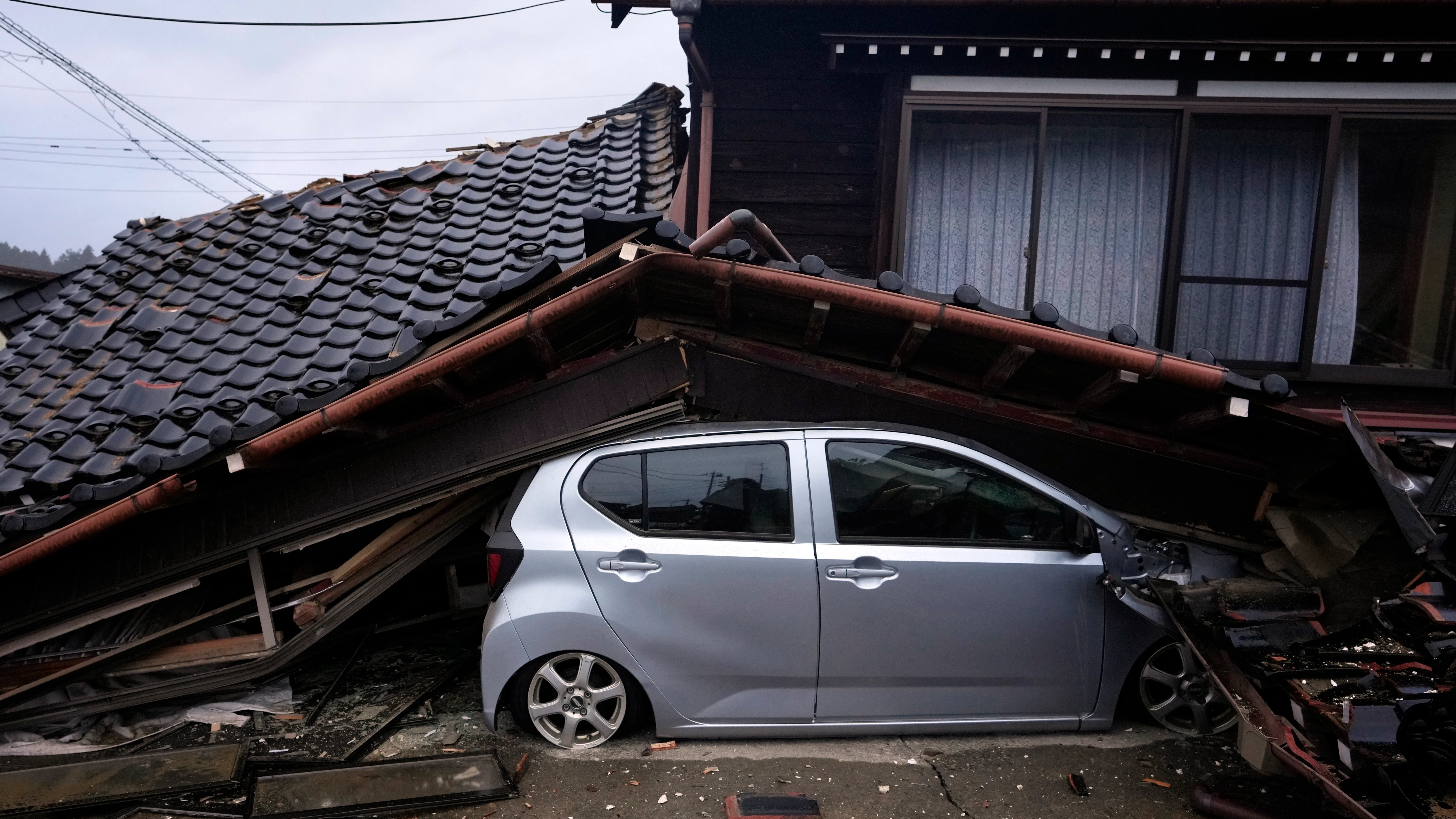 Japón registra una nueva réplica de 4,9 tras el terremoto de magnitud 7,6 que ha dejado 64 muertos