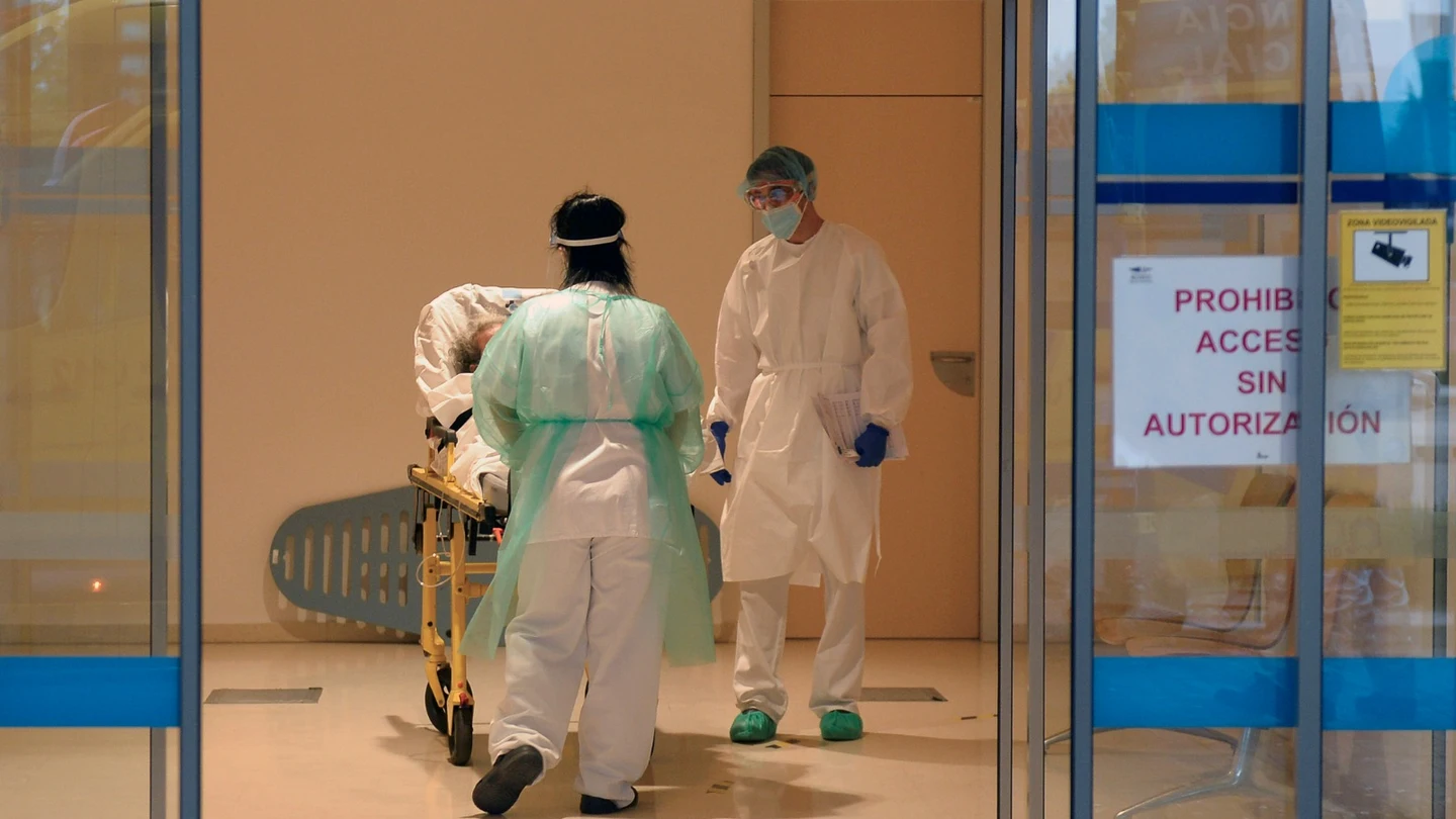 Sanidad se reúne el lunes con las CCAA para abordar medidas frente a la epidemia de gripe Sanidad se reúne el lunes con las CCAA para abordar medidas frente a la epidemia de gripe