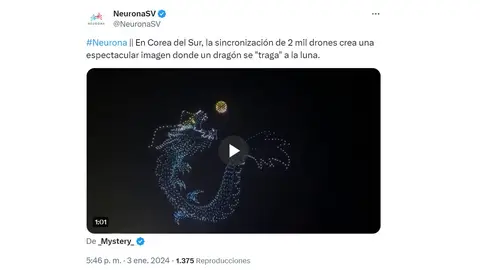 La impresionante imagen de un dragón "devorando" la luna hecha con 2 mil drones en Corea del Sur La impresionante imagen de un dragón "devorando" la luna hecha con 2 mil drones en Corea del Sur