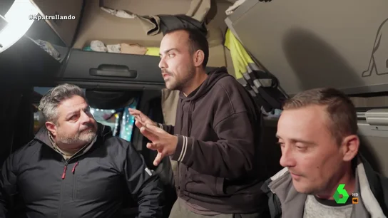 Jalis de la Serna en un parking de la Junquera Jalis de la Serna en un parking de la Junquera