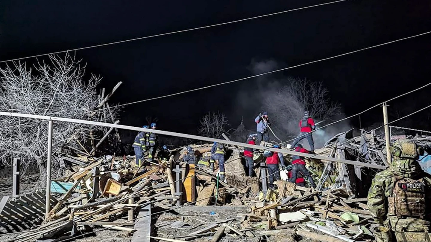 Imagen de los destrozos tras un bombardeo ruso en Donetsk Imagen de los destrozos tras un bombardeo ruso en Donetsk