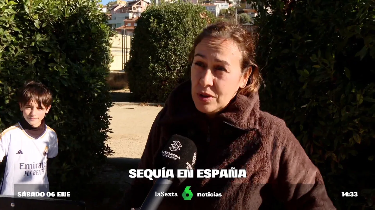 La sequía obliga a recurrir a garrafas en Cataluña y Andalucía: "No hay quien lo soporte" La sequía obliga a recurrir a garrafas en Cataluña y Andalucía: "No hay quien lo soporte"