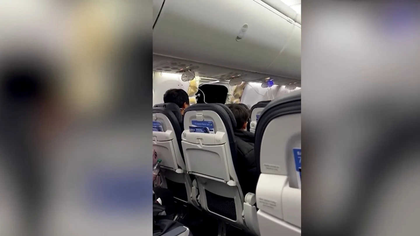 El avión sufrió un reventón de su fuselaje a 4.800 metros de altitud El avión sufrió un reventón de su fuselaje a 4.800 metros de altitud