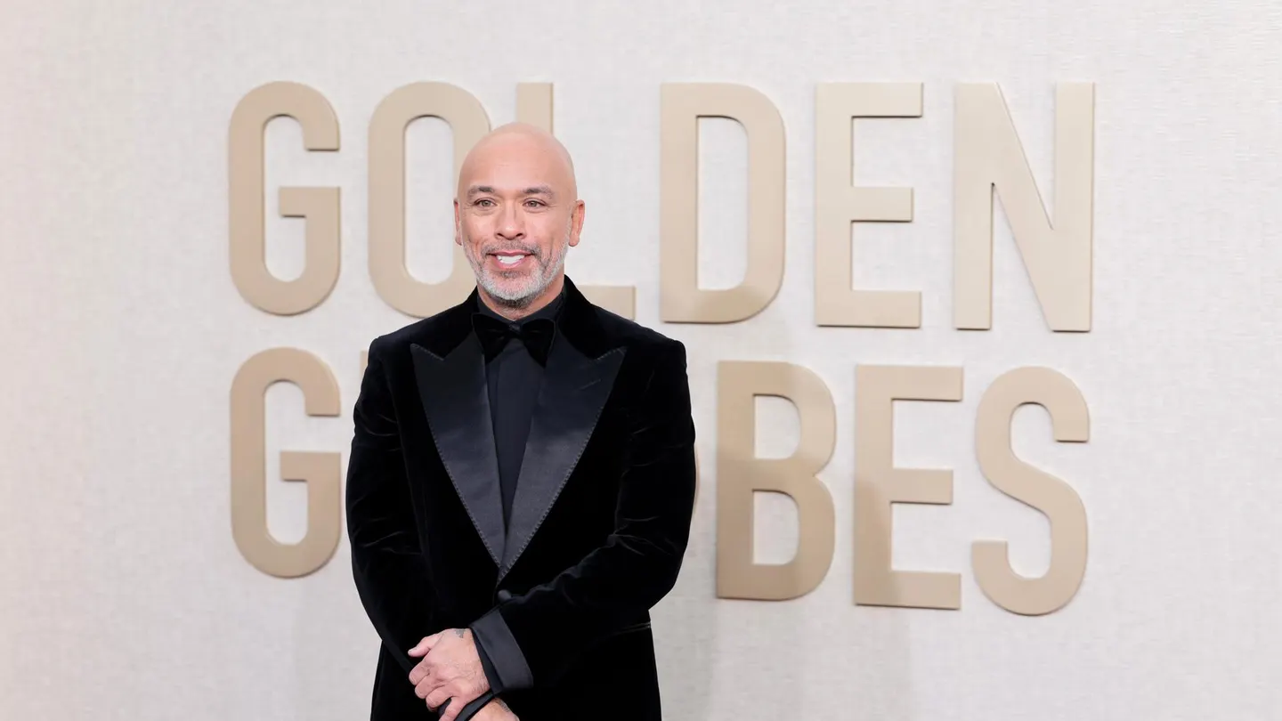 Quién es Jo Koy, el cómico que presentó los Globos de Oro 2024 con un polémico discurso de apertura Quién es Jo Koy, el cómico que presentó los Globos de Oro 2024 con un polémico discurso de apertura
