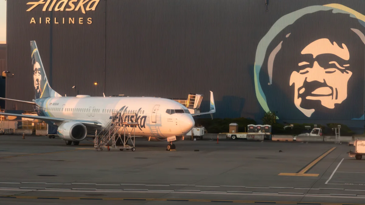 United Airlines finds loose screws on Boeing 737 Max 9 planes after Saturday’s air incident United Airlines finds loose screws on Boeing 737 Max 9 planes after Saturday’s air incident