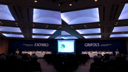 Imagen de archivo de una Junta General Extraordinaria de Accionistas de Grífols Las acciones de Grifols se desploman un 30% tras las acusaciones de manipulación de su deuda declarada