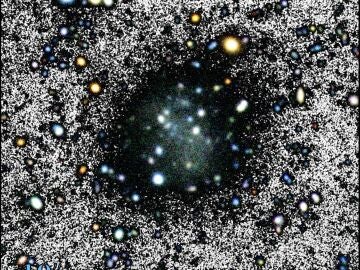 Descubren una galaxia casi invisible que desafía el modelo de materia oscura